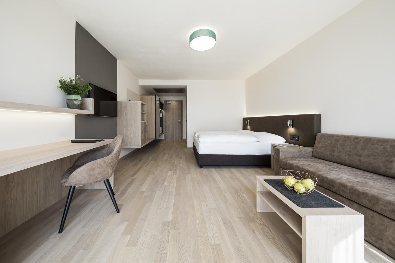 Hotel Torgglhof Caldaro Eksteriør bilde